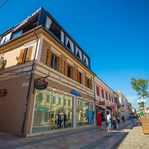 Hostel Terrace & Lounge Bar Shkoder